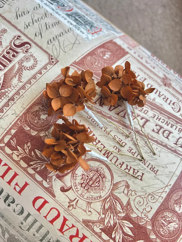 vintage-inspired headbands for timeless beauty -Terracotta Burnt Orange Dried Flower Hair Pins, Rustic Wedding Preserved Hydrangea Mini Head Piece, Boho Bridal Real Floral Hair Pins